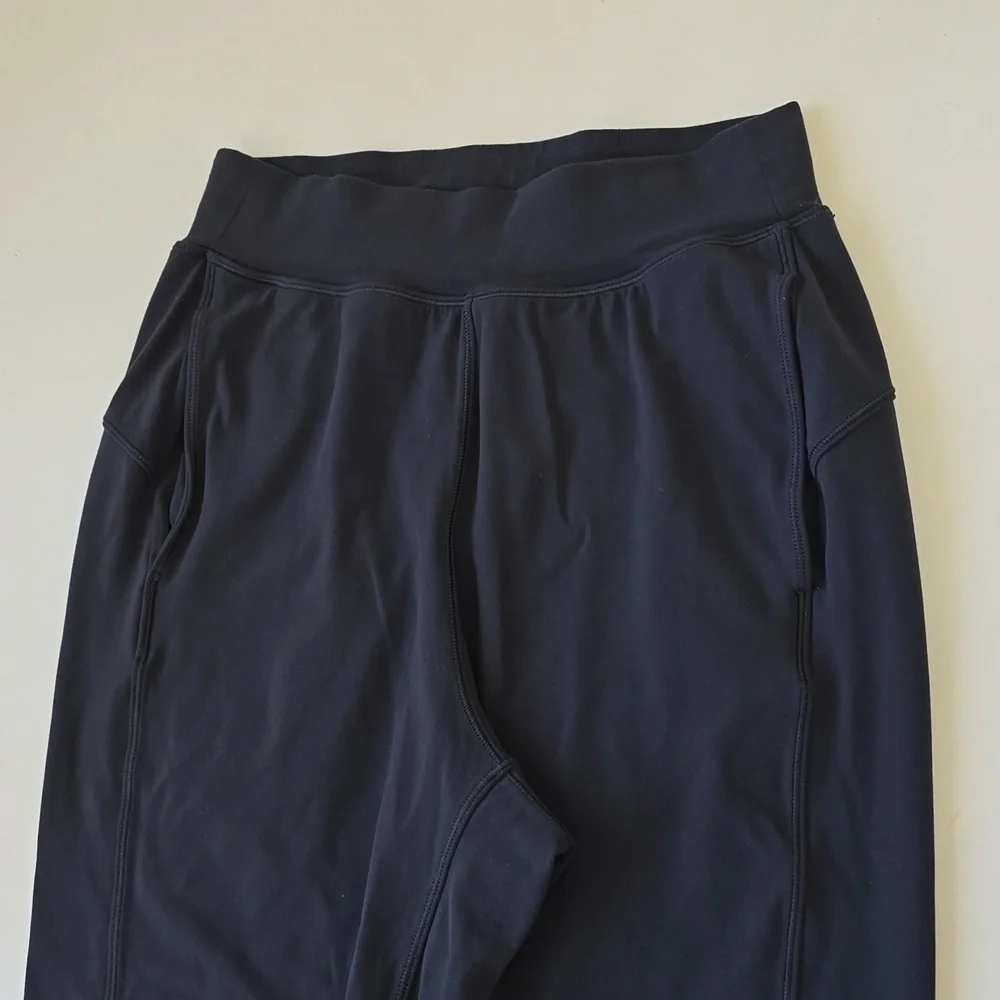 Lululemon Rejuvenate Crop *18